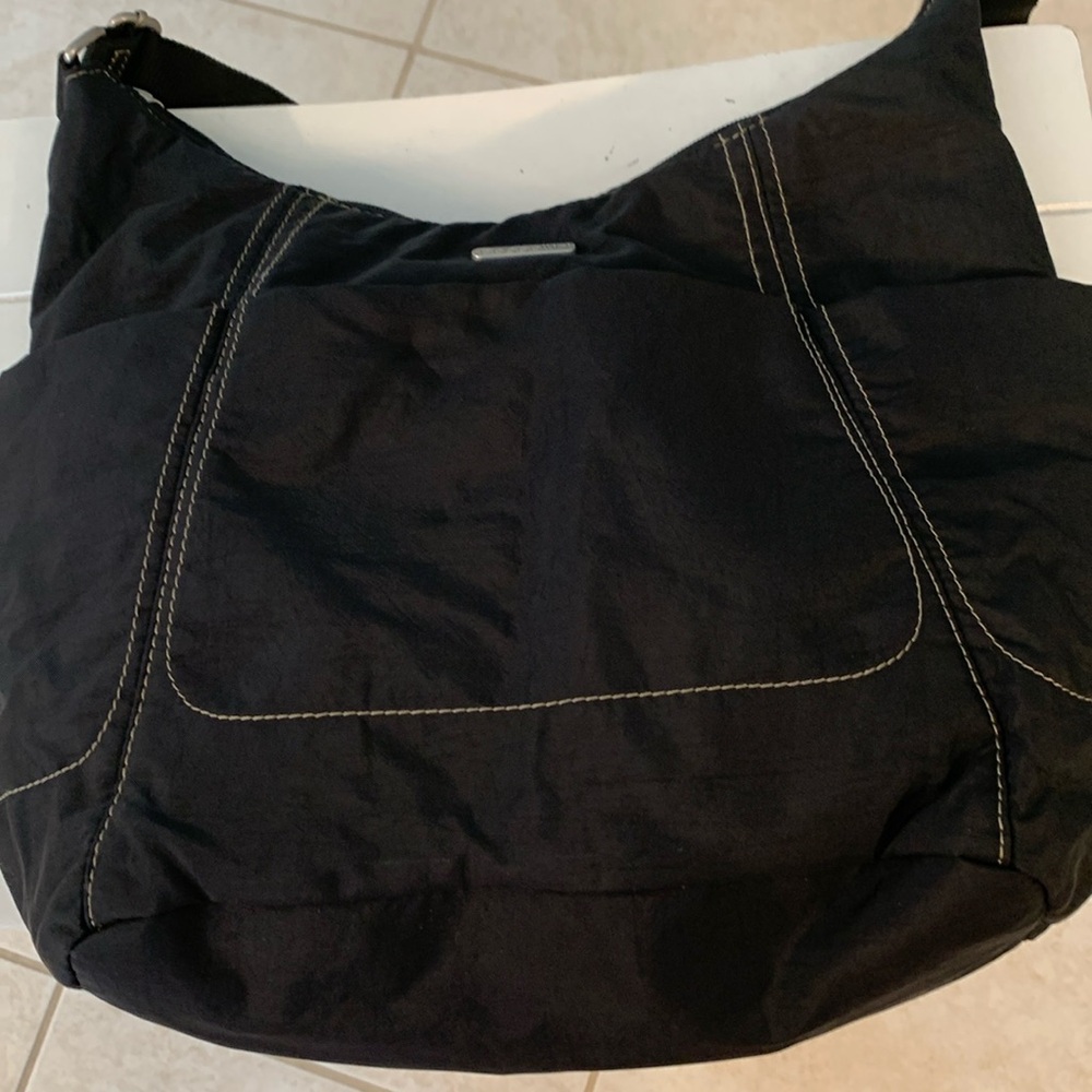 Bagallini Black Nylon (lightweight) crossbody bag with lots of pockets…